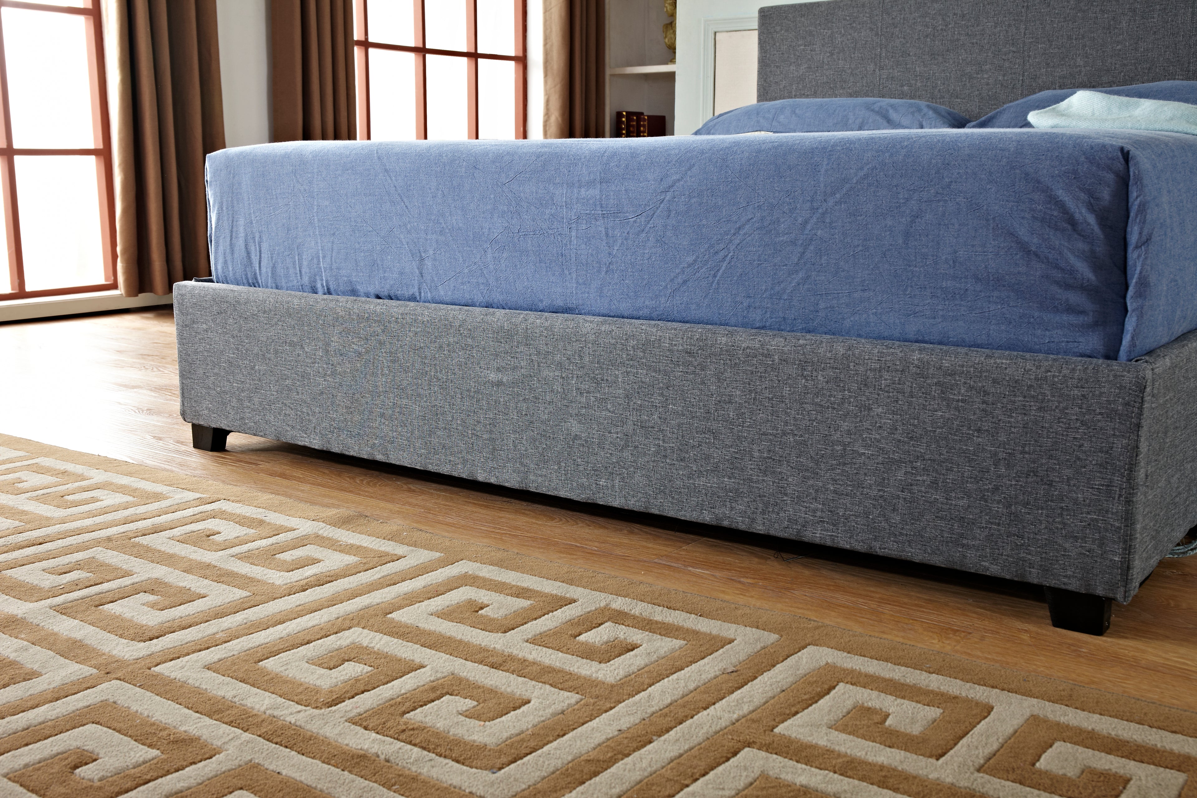Gas Lift Storage Bed | Queen Size | Linen Fabric Upholstery | Poplar Wood Slats & Metal Center Rail Support