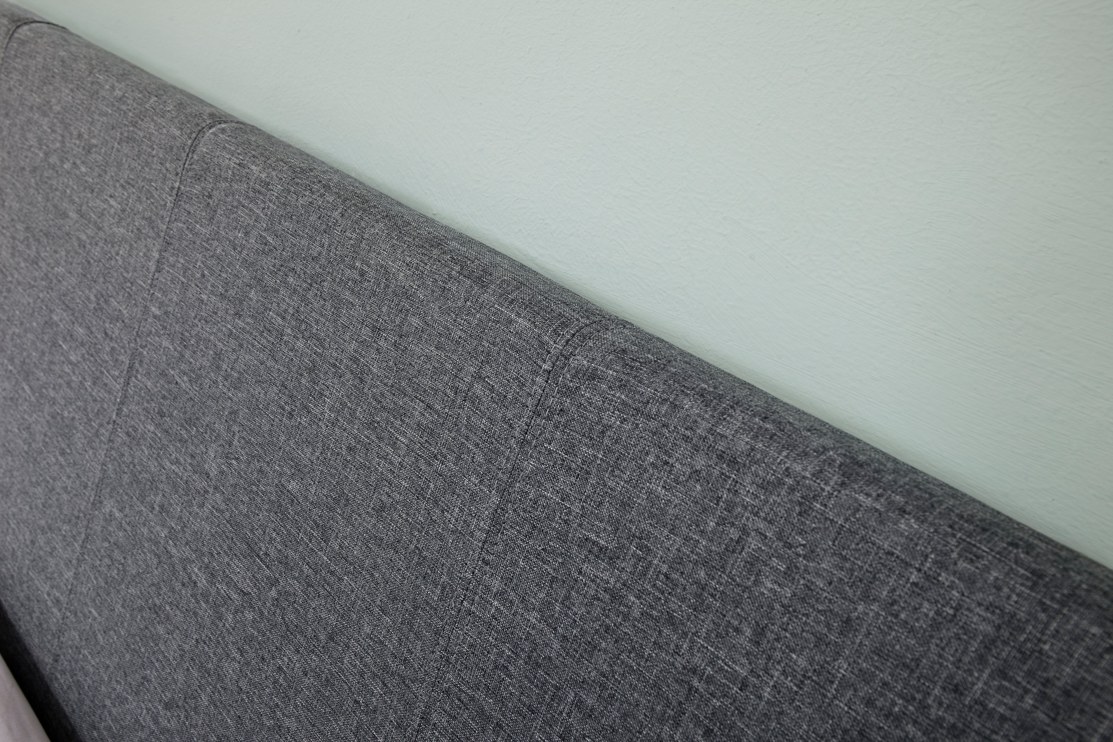 Gas Lift Storage Bed | Queen Size | Linen Fabric Upholstery | Poplar Wood Slats & Metal Center Rail Support